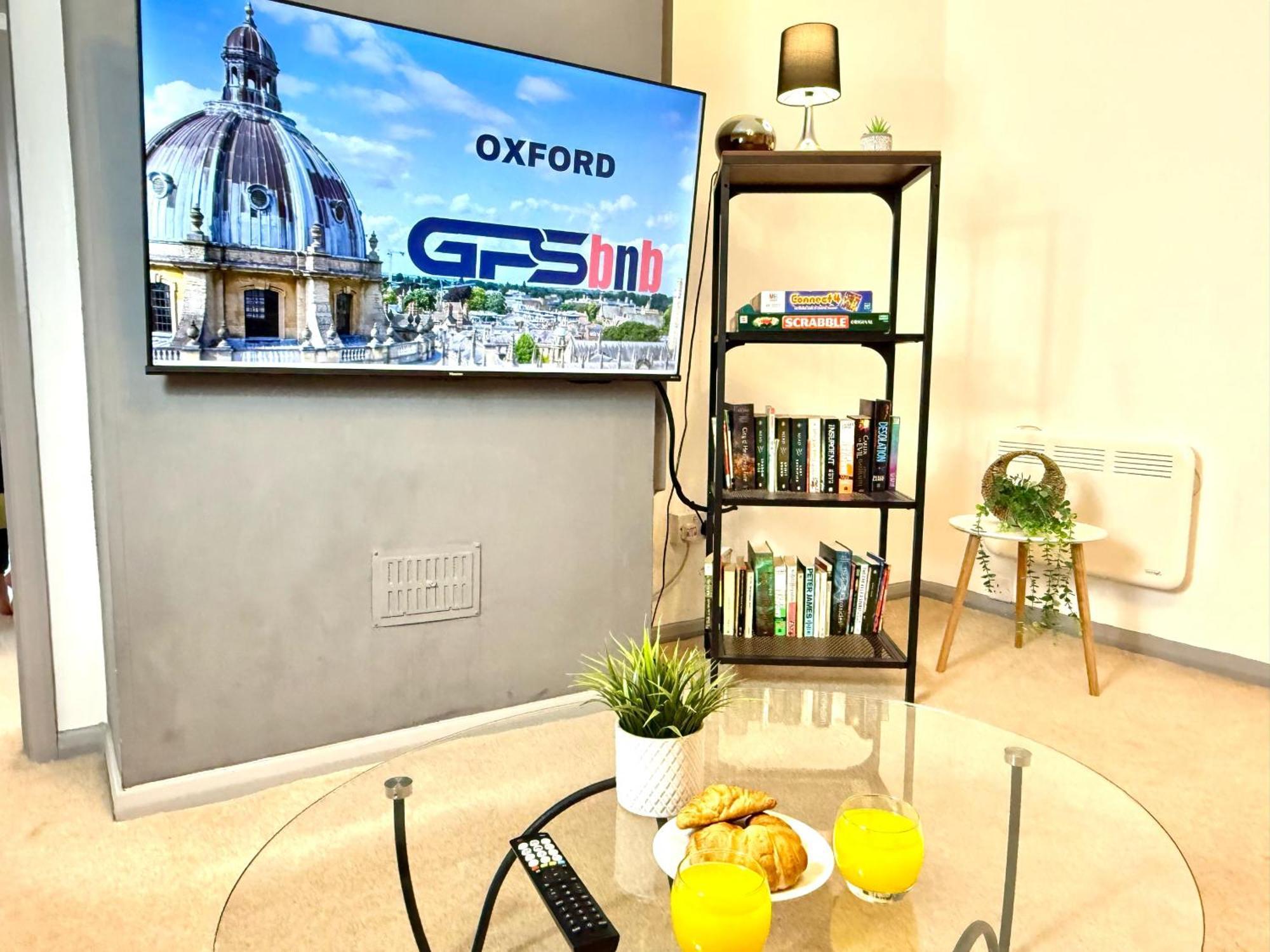Stylish 3-Bedroom House With Garden & Free Parking'S, Prime Location With Private Garden Кидлингтон Экстерьер фото